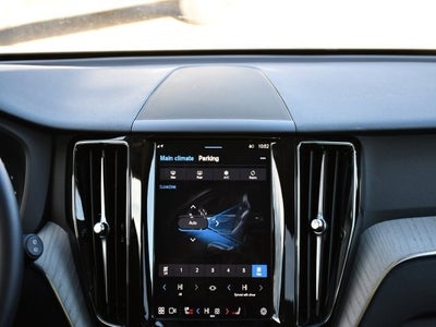 2025 Volvo XC60 B5 Plus