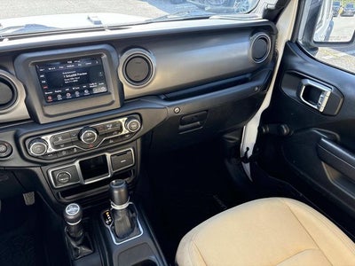 2022 Jeep Gladiator Sport