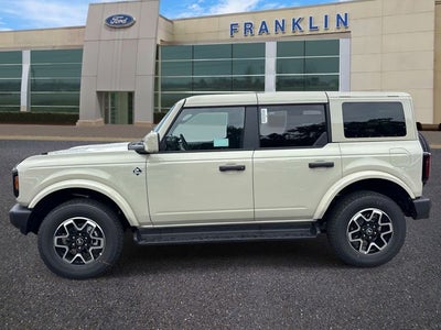 2026 Ford Bronco Outer Banks