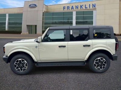 2026 Ford Bronco Outer Banks