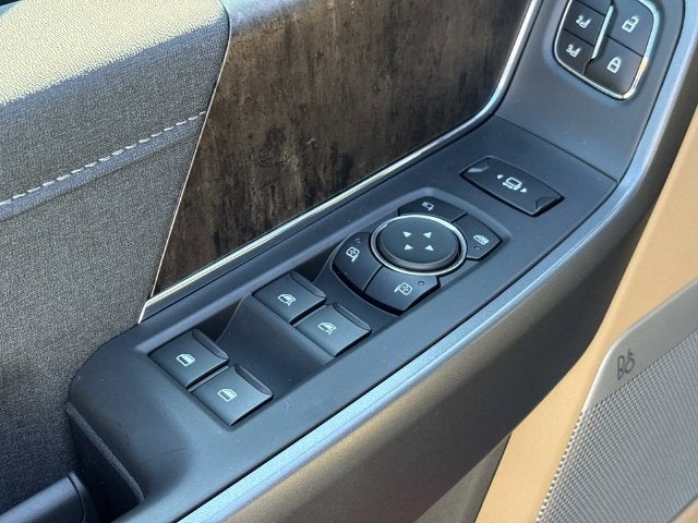 2027 Ford F-350SD Lariat
