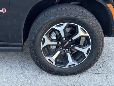 2025 GMC Yukon XL AT4