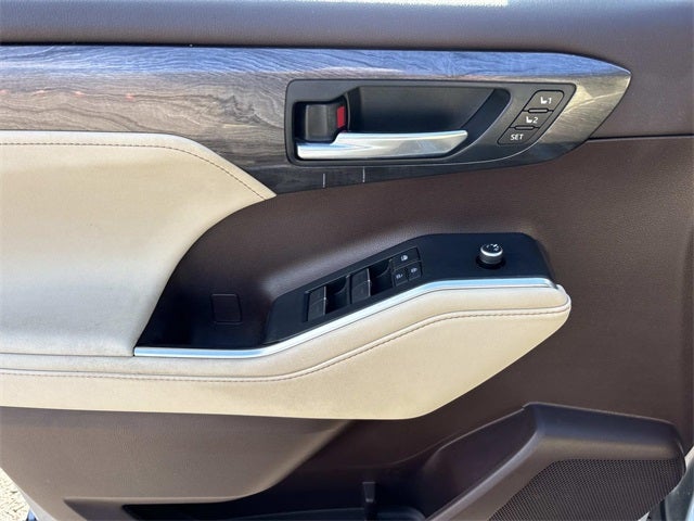 2020 Toyota Highlander Hybrid Platinum