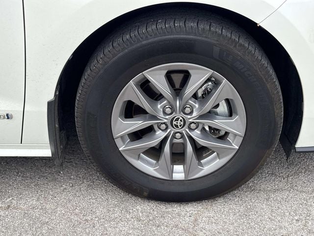 2021 Toyota Sienna XLE 7 Passenger