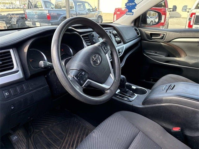 2017 Toyota Highlander LE