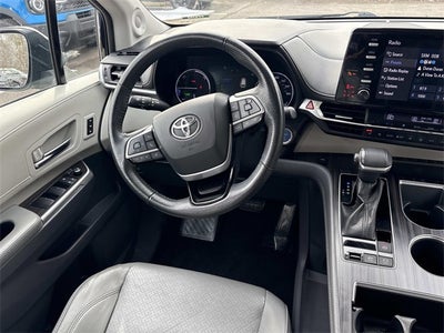 2022 Toyota Sienna Limited 7 Passenger