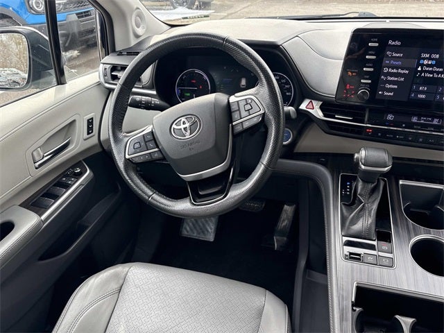 2022 Toyota Sienna Limited 7 Passenger