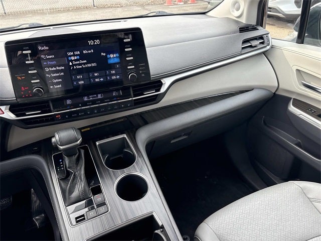 2022 Toyota Sienna Limited 7 Passenger