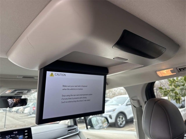 2022 Toyota Sienna Limited 7 Passenger