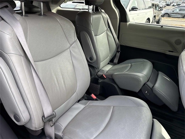 2022 Toyota Sienna Limited 7 Passenger
