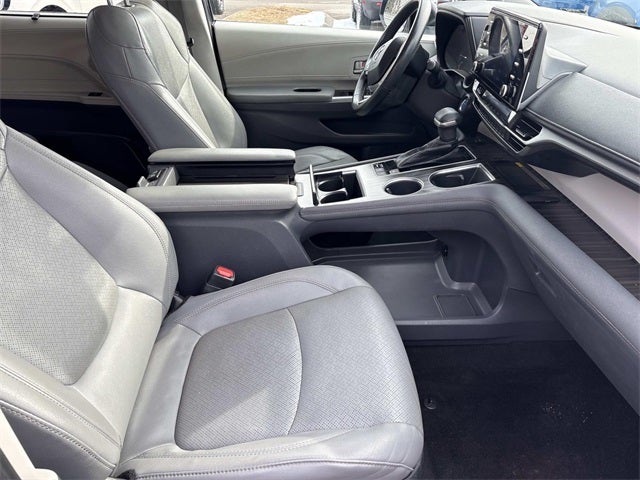 2022 Toyota Sienna Limited 7 Passenger