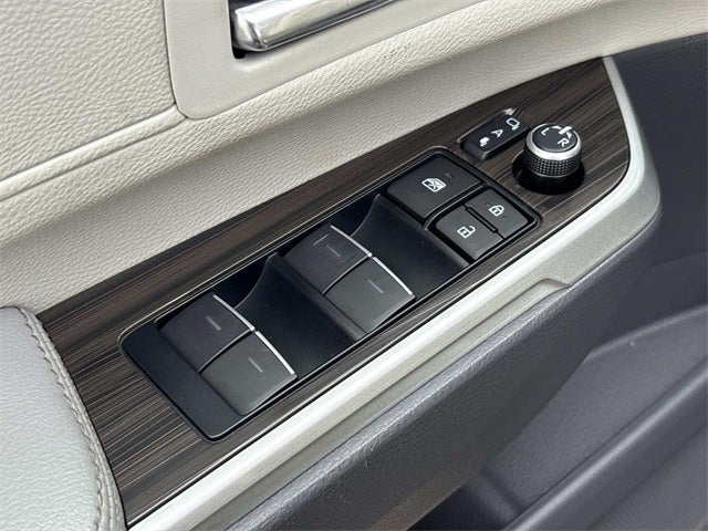 2022 Toyota Sienna Limited 7 Passenger