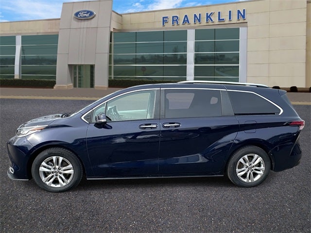 2022 Toyota Sienna Limited 7 Passenger