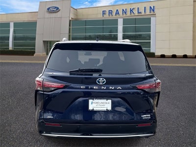2022 Toyota Sienna Limited 7 Passenger