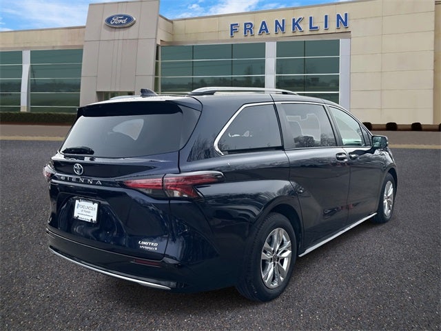 2022 Toyota Sienna Limited 7 Passenger