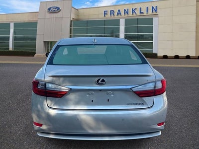 2016 Lexus ES 300h