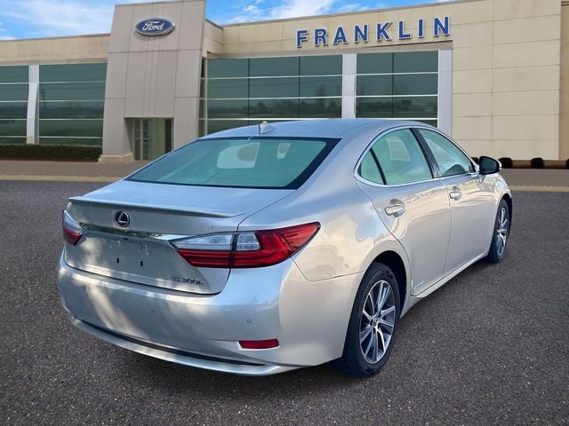 2016 Lexus ES 300h