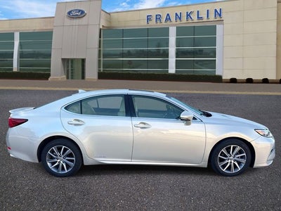 2016 Lexus ES 300h