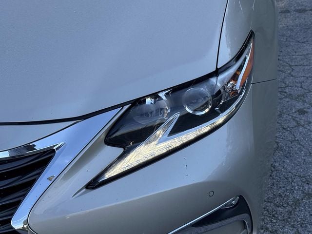 2016 Lexus ES 300h