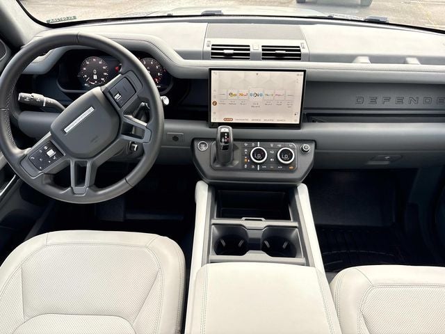 2025 Land Rover Defender 130 X-Dynamic SE