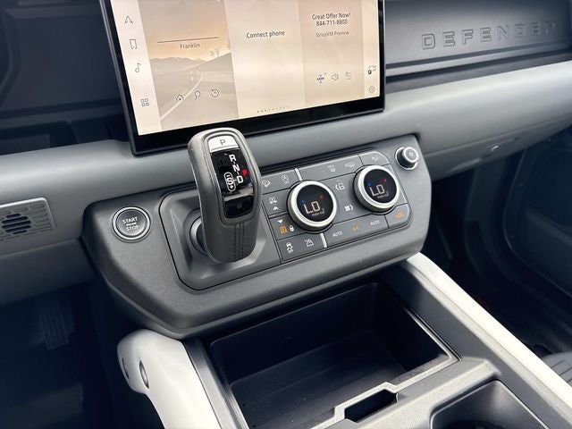 2025 Land Rover Defender 130 X-Dynamic SE