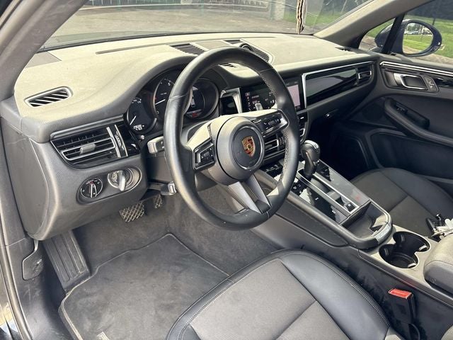 2023 Porsche Macan Base