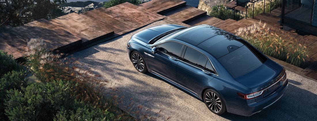 Overhead view of 2017 Lincoln Continental